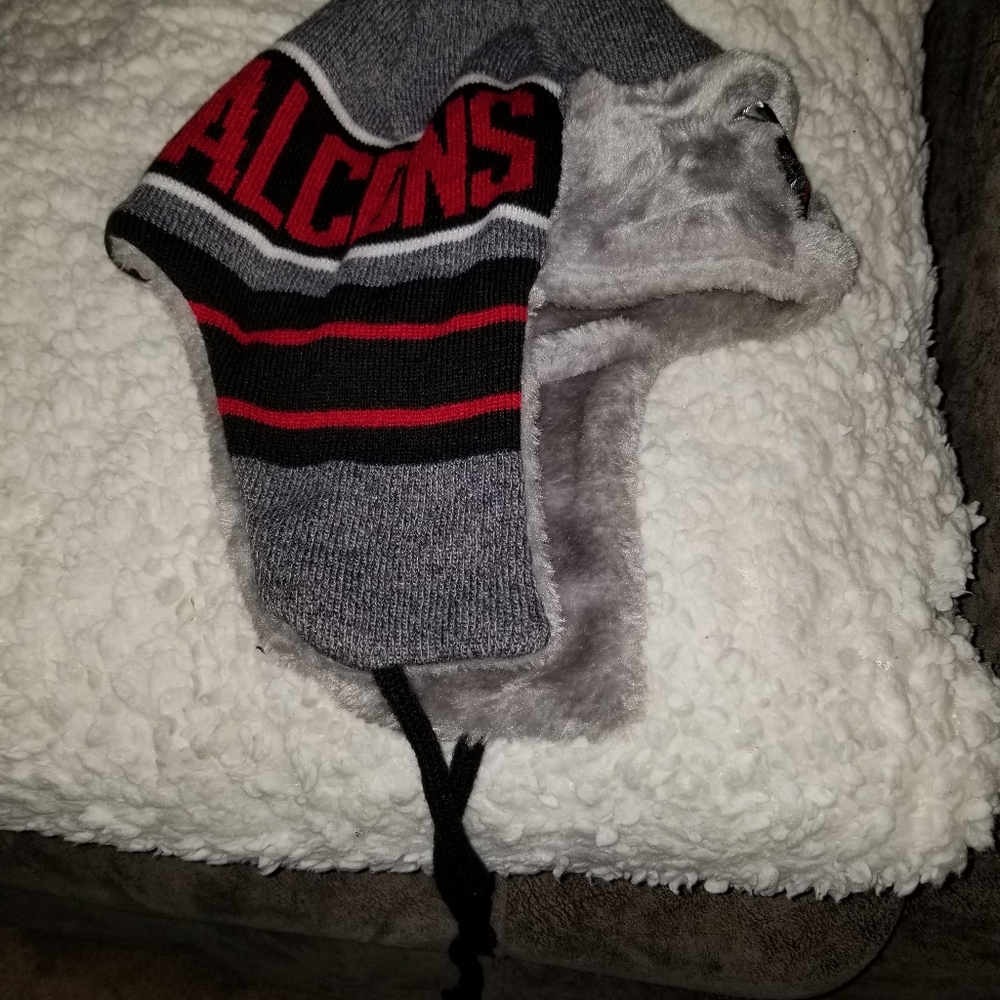 Winter hat - Picture 3 of 6